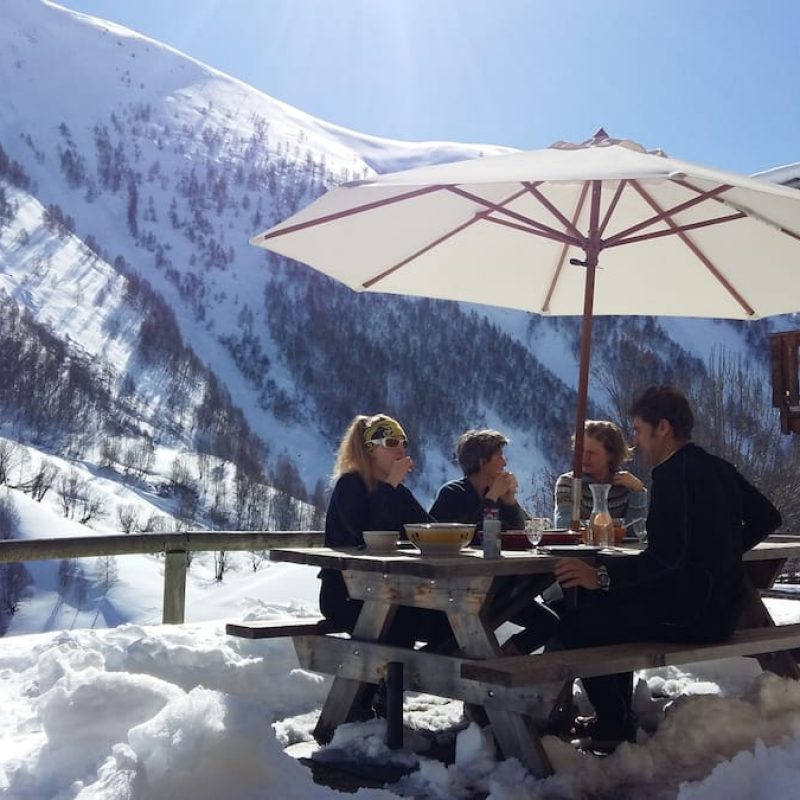 terrasse de la maison des grands champs, gite de montagne, besse en oisans, locmontagnes